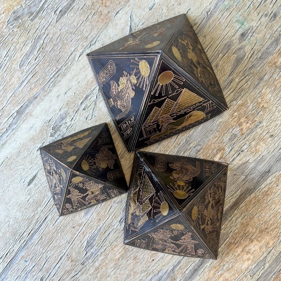 Vintage Three Egyptian Etched Brass Pyramids - Picture 7 of 16